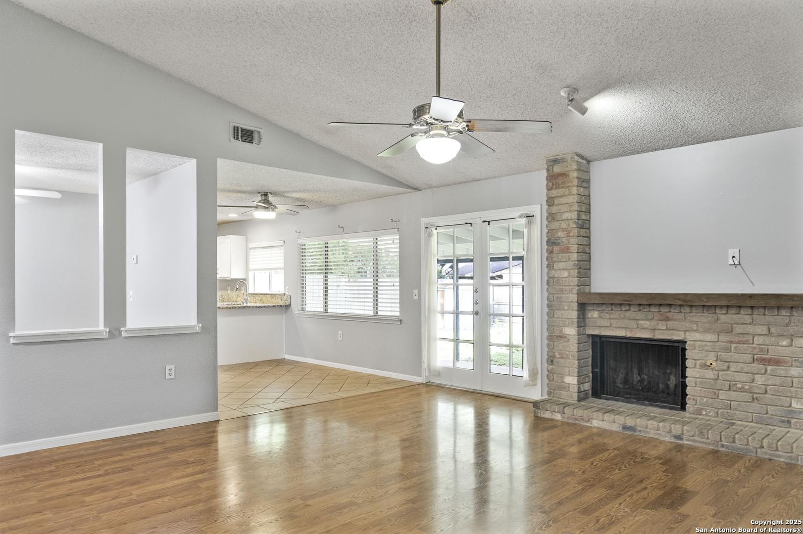 property viewer photo 7