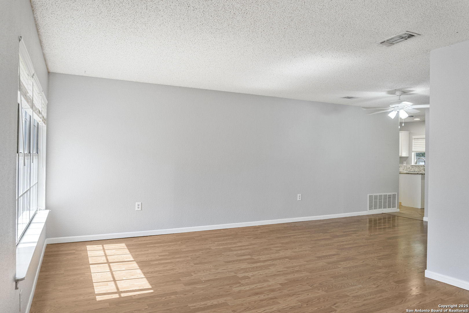property viewer photo 9
