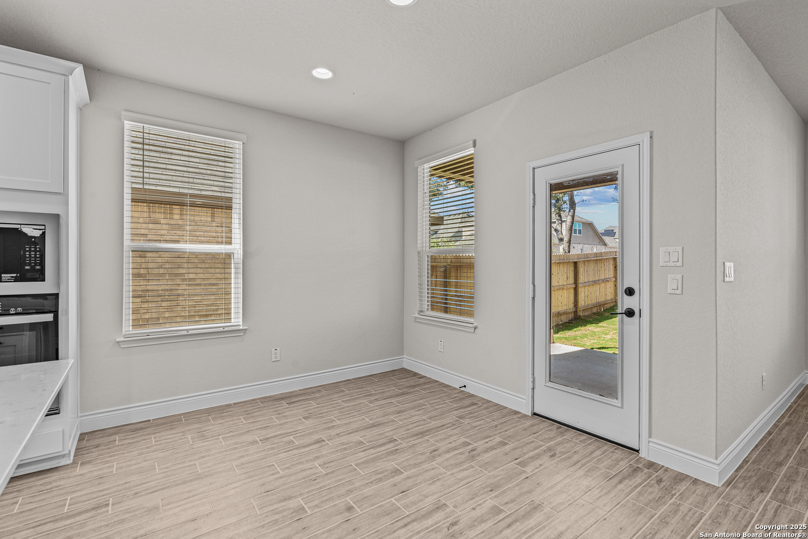 property viewer photo 15