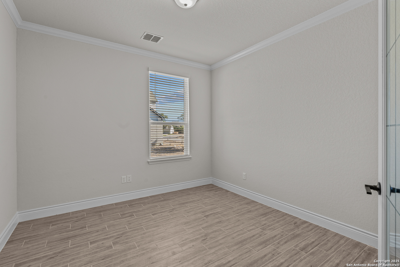 property viewer photo 3