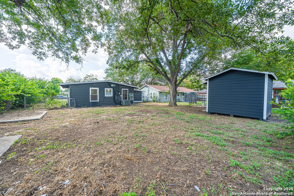 main property photo 11