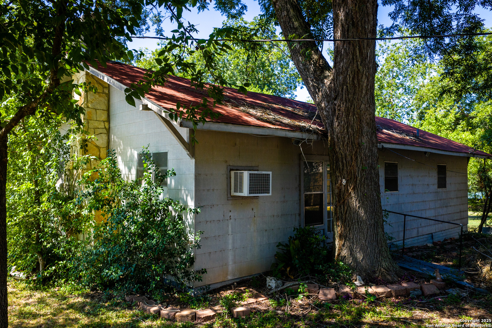 main property photo 6