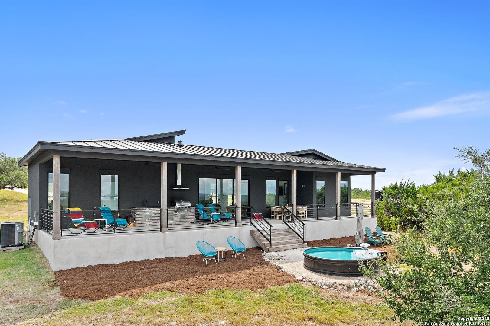 main property photo 32