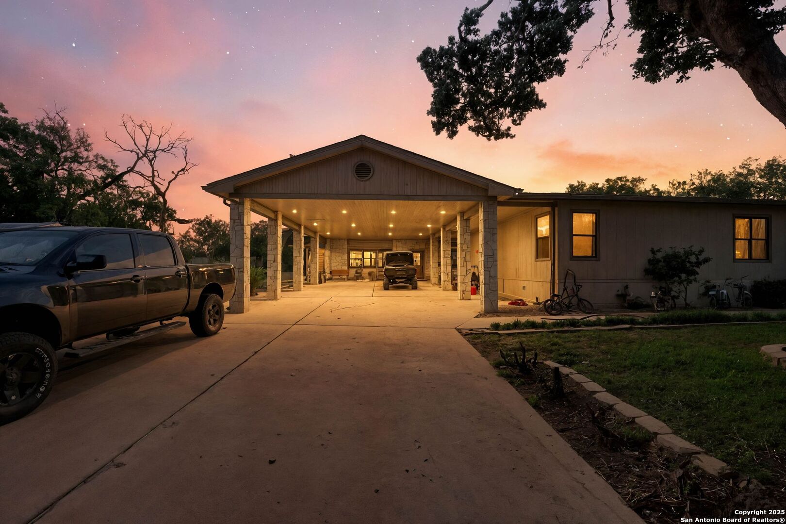 main property photo 1