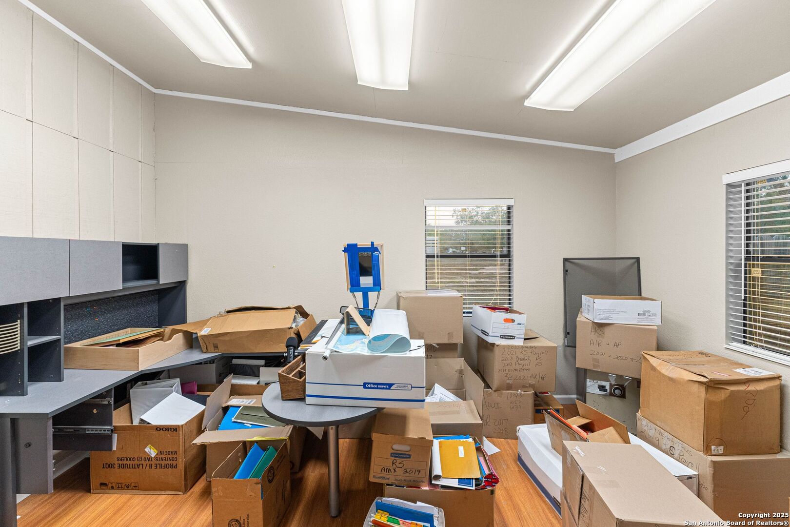 main property photo 32