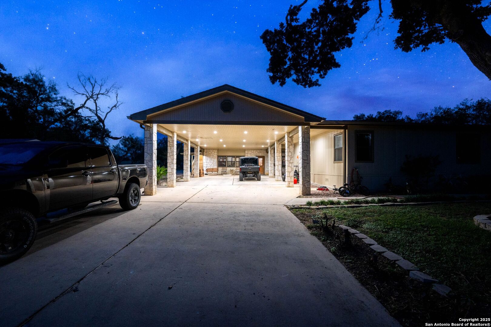 main property photo 45