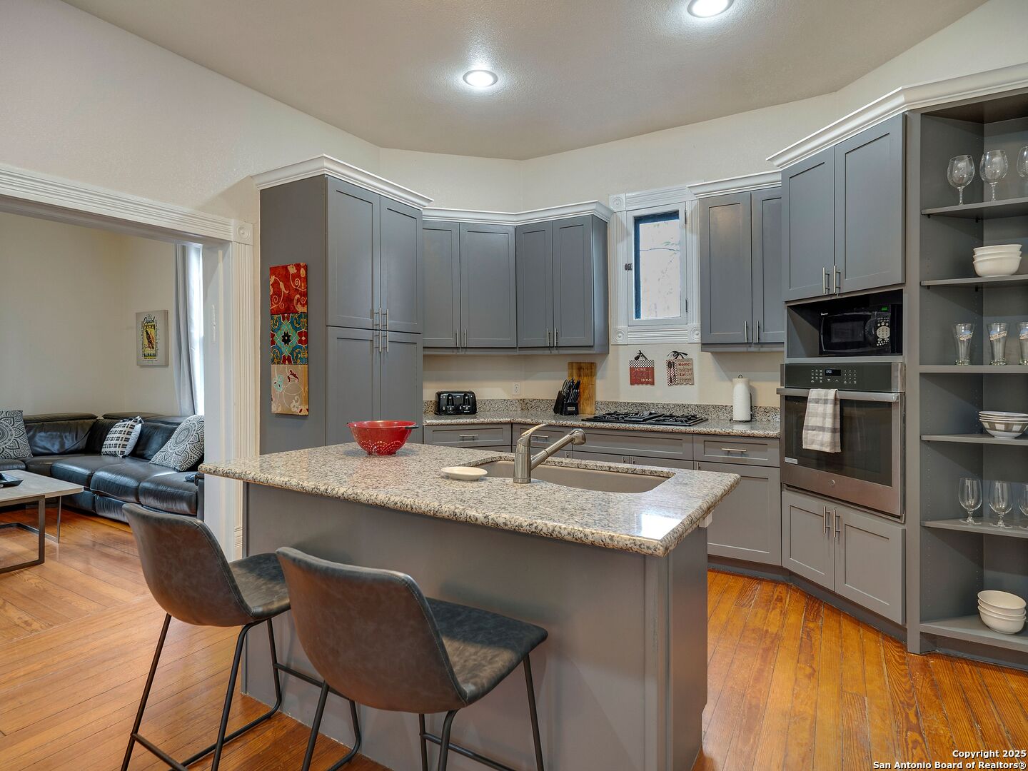 main property photo 13