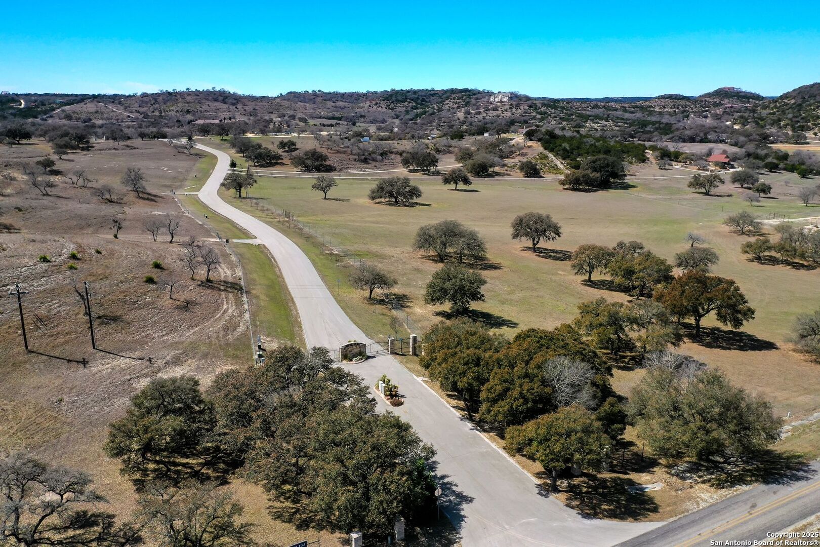 main property photo 40
