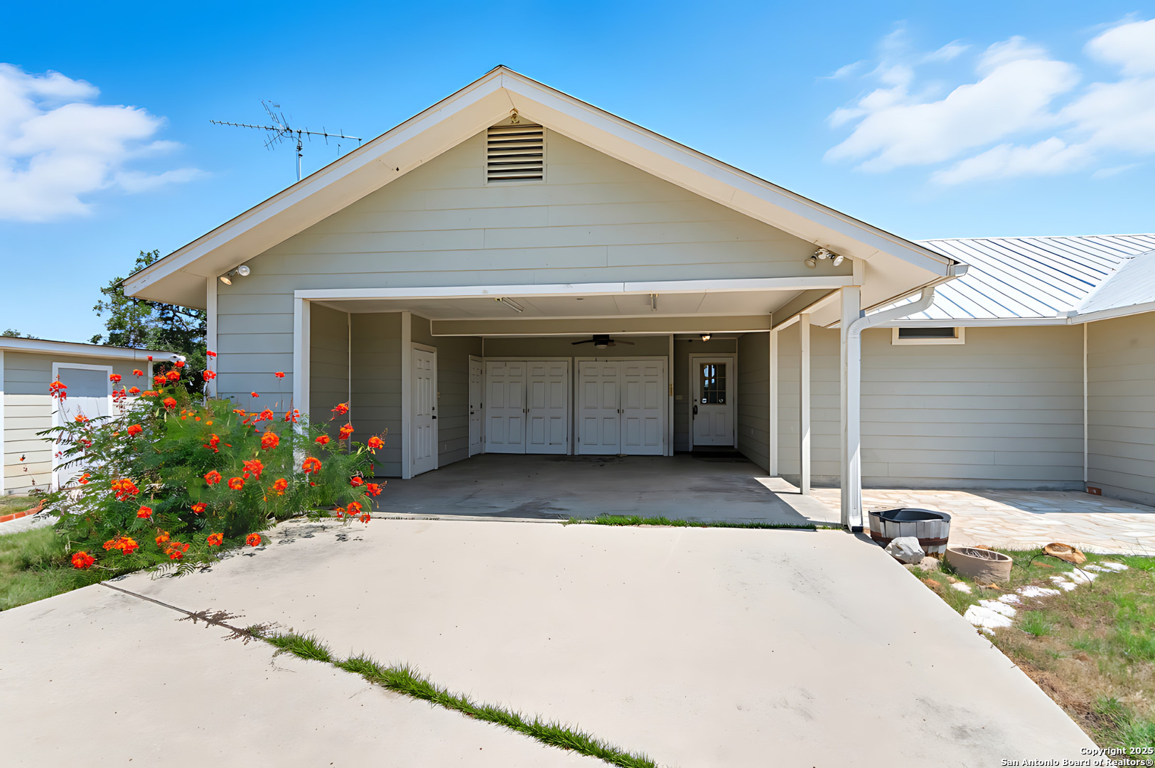 main property photo 51