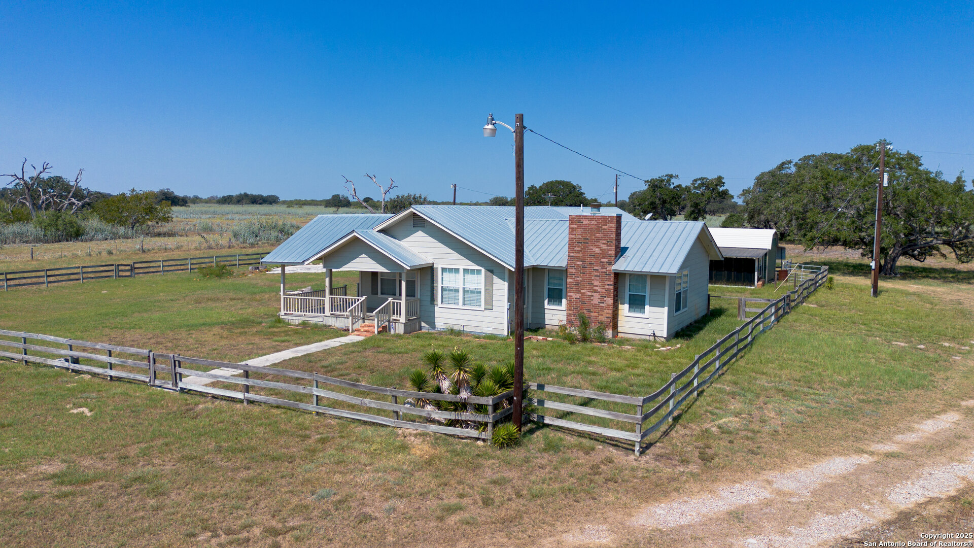 main property photo 8
