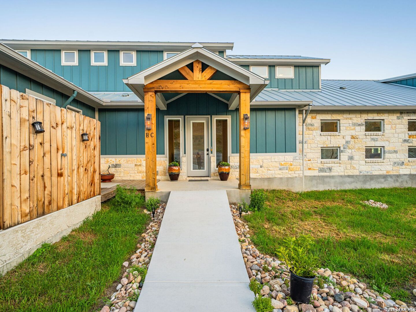 main property photo 24