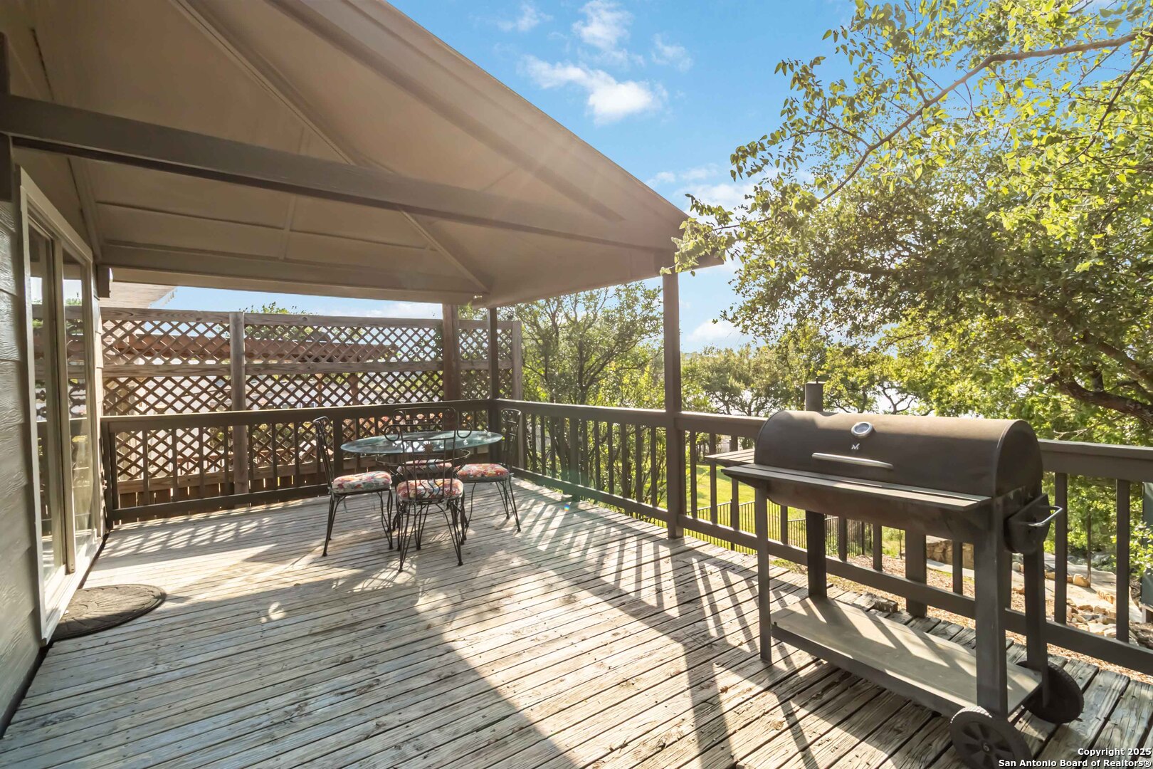main property photo 28
