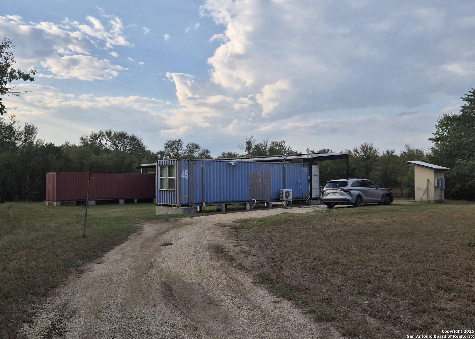 main property photo 6