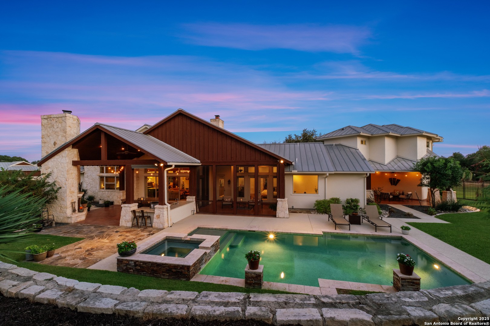 main property photo 8