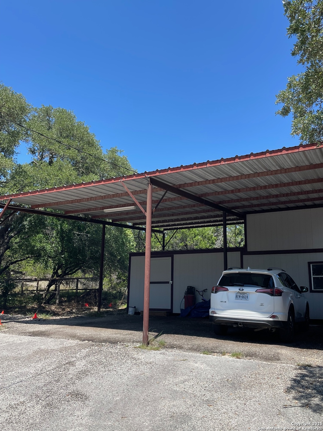 main property photo 14