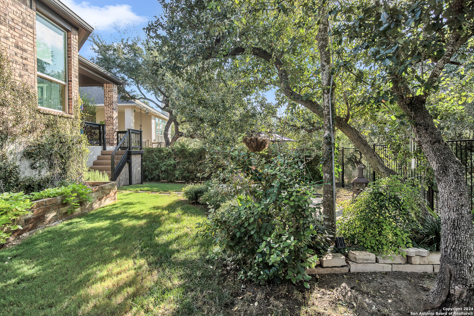 main property photo 25