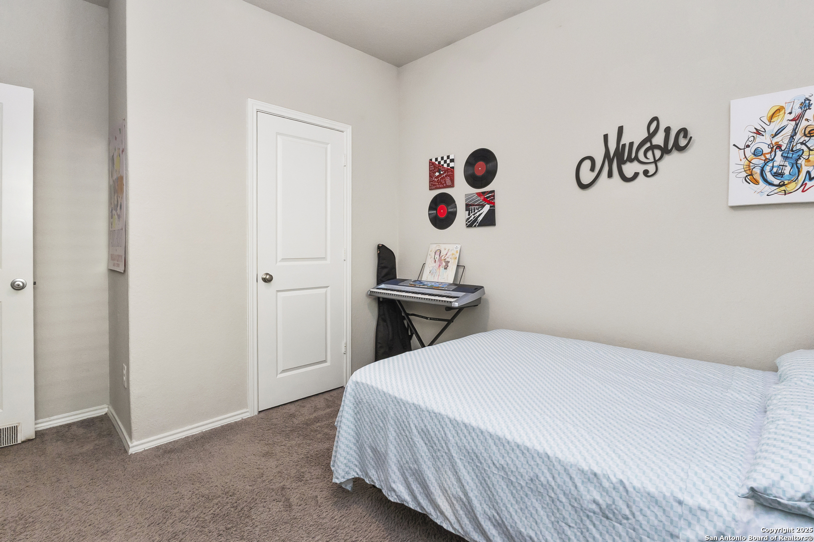 property viewer photo 17