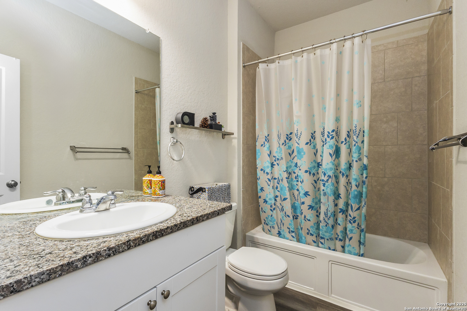 property viewer photo 18