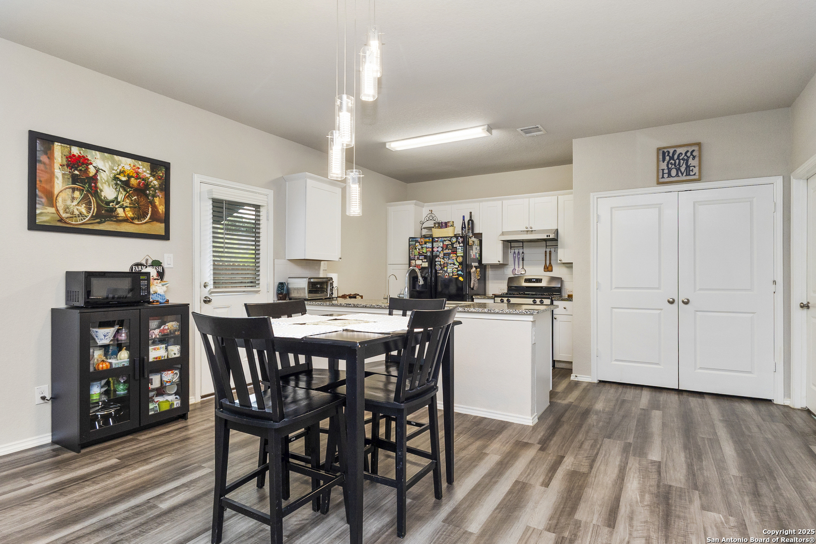 property viewer photo 7