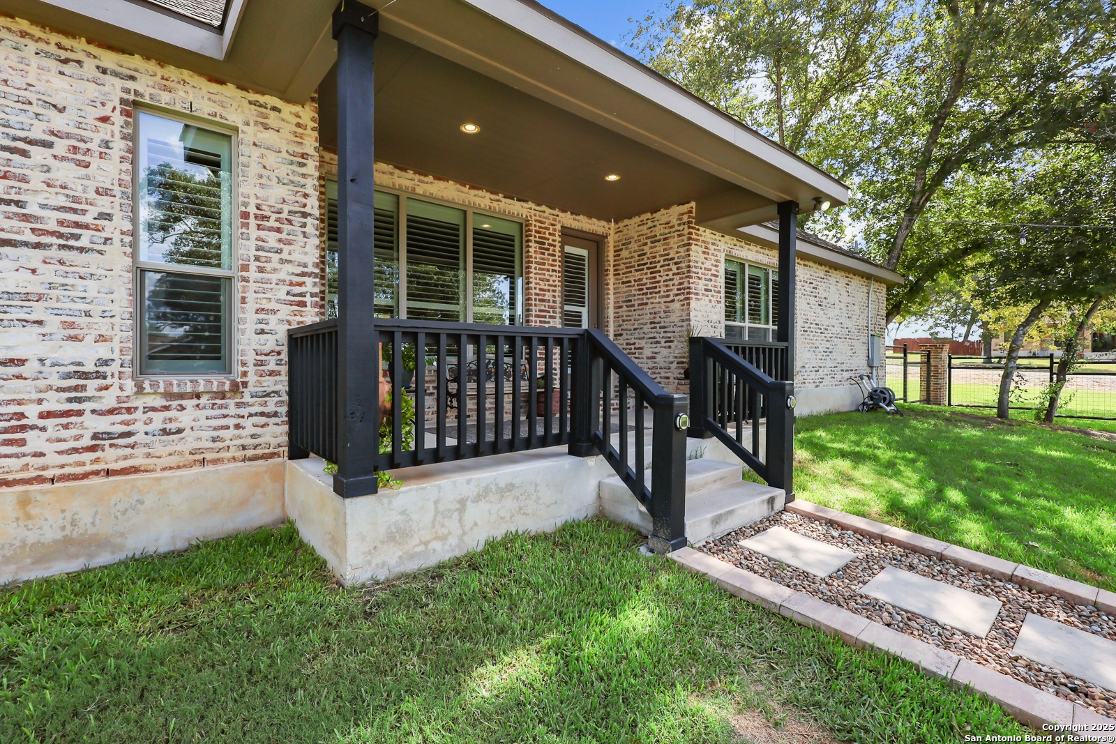 main property photo 44
