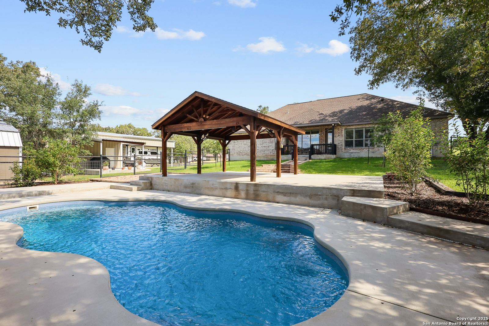 main property photo 47