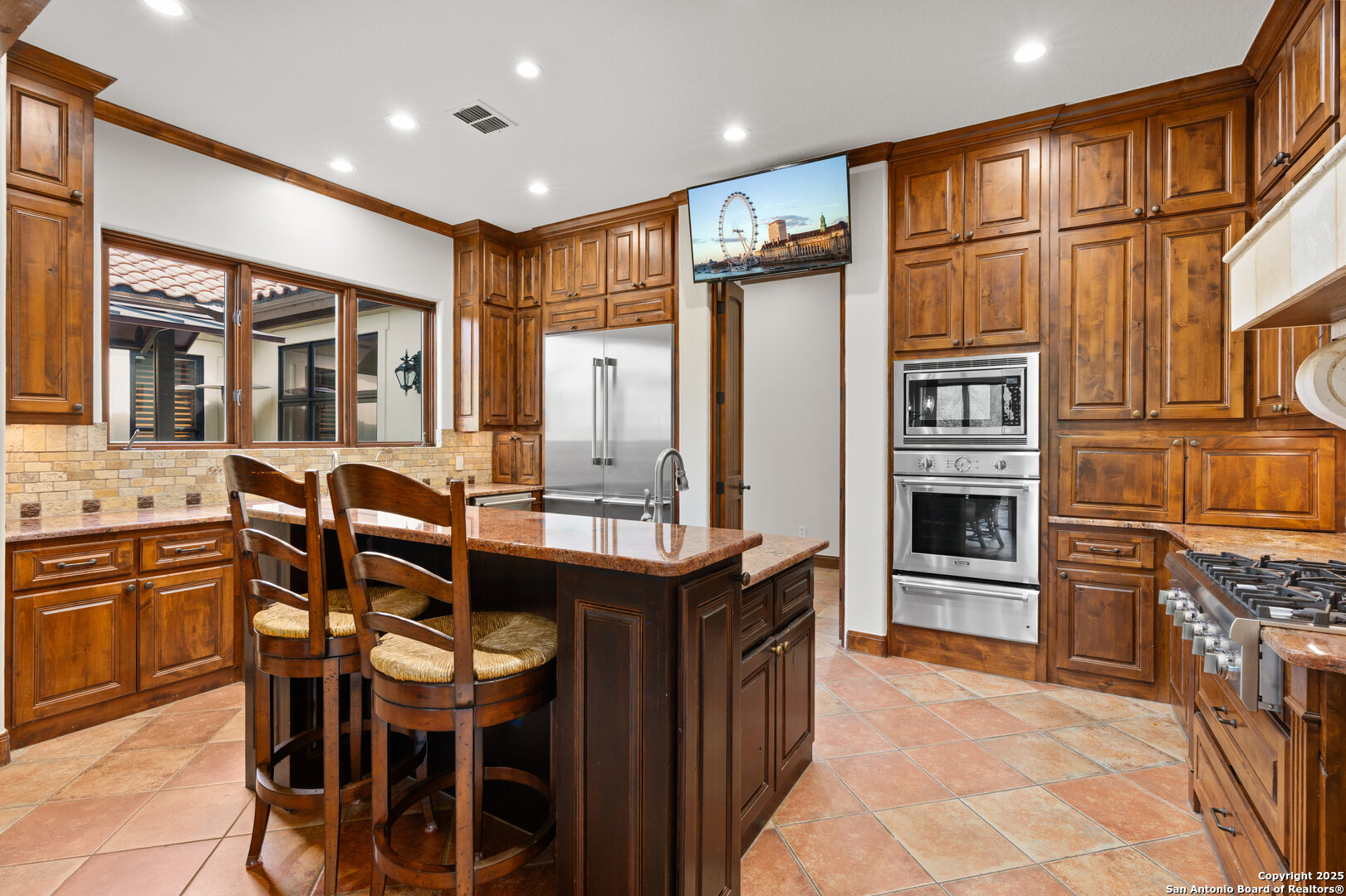 main property photo 17