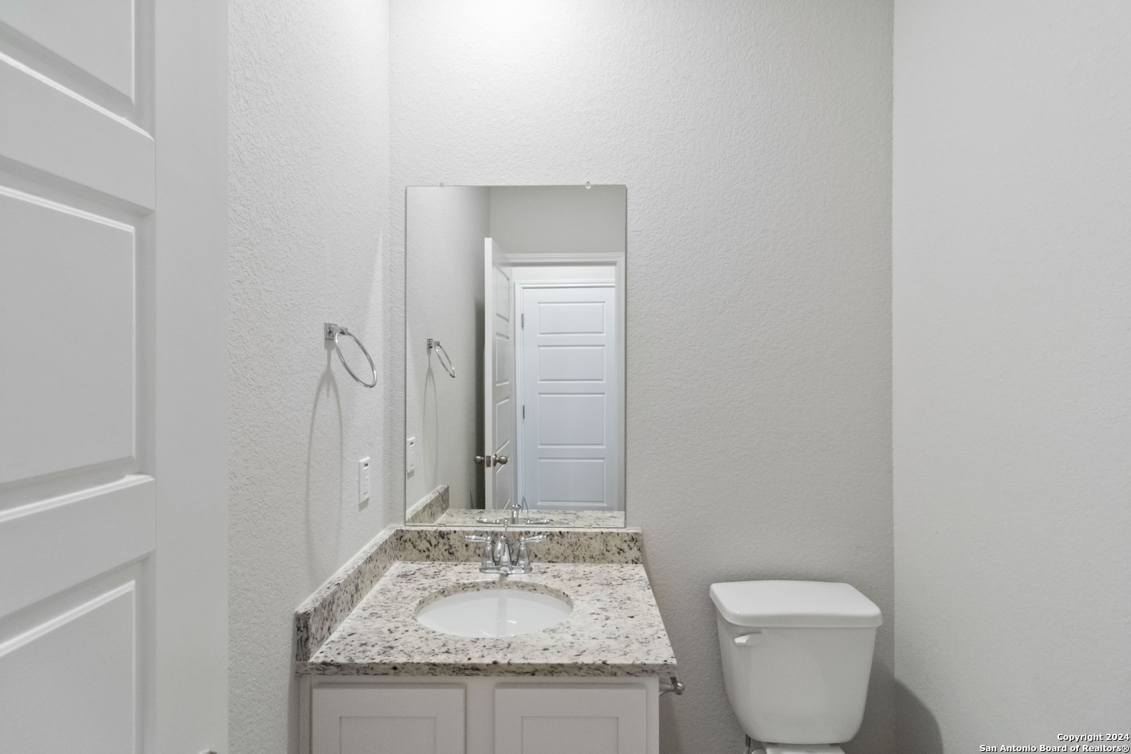 property viewer photo 15