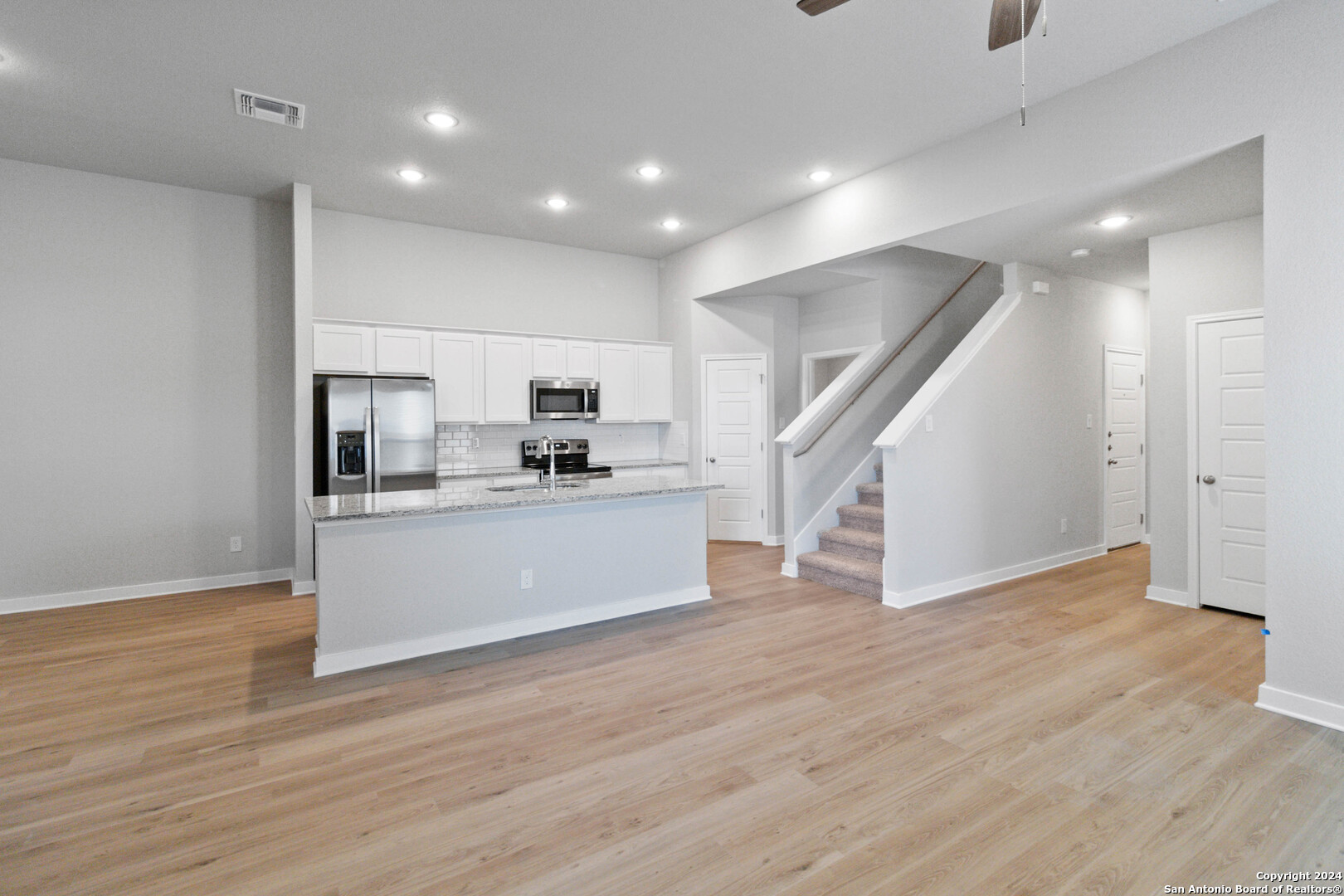 property viewer photo 5