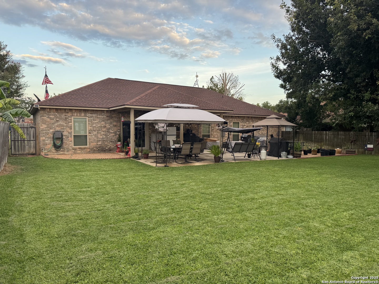 main property photo 30
