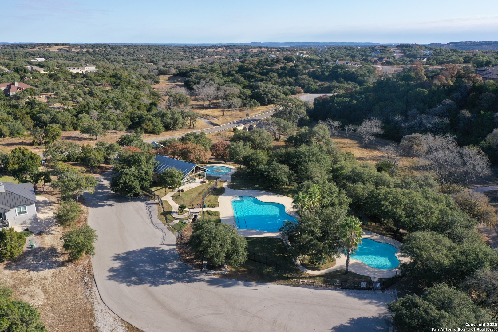 main property photo 13