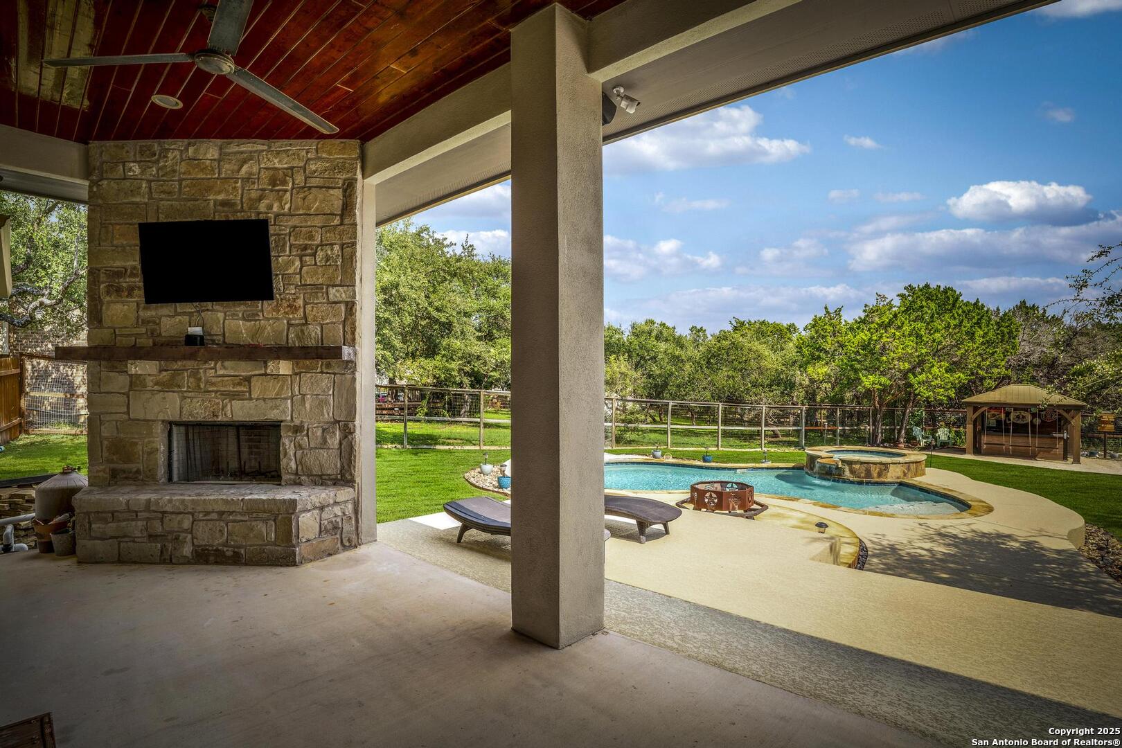 main property photo 31