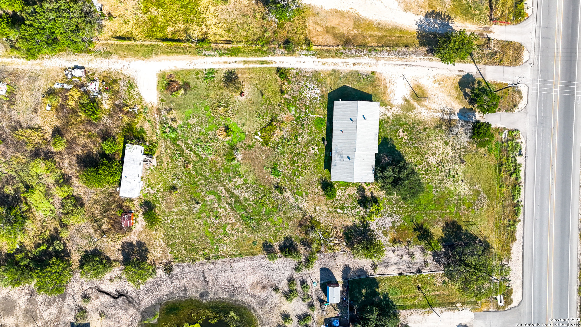 main property photo 33
