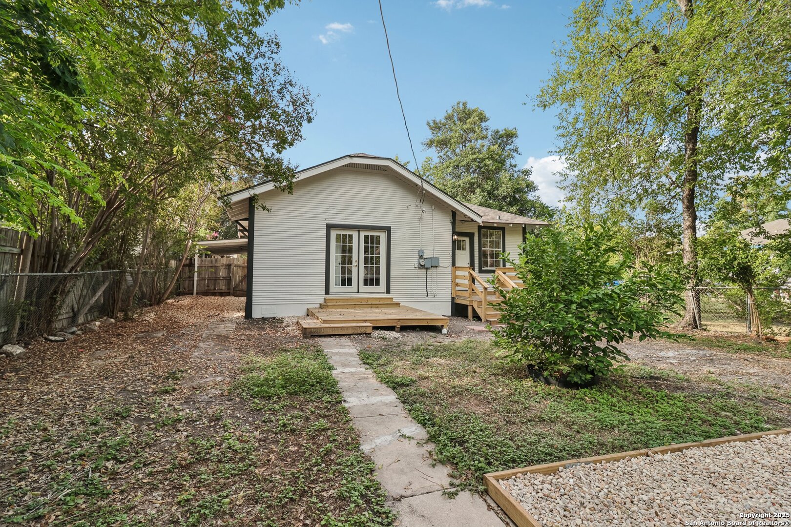 main property photo 39