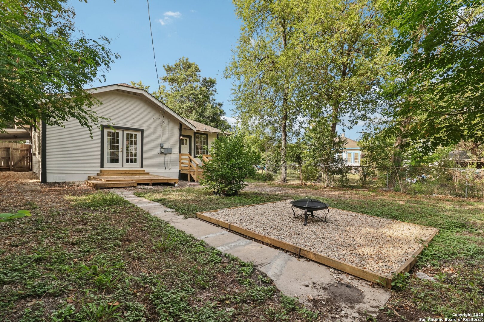 main property photo 41