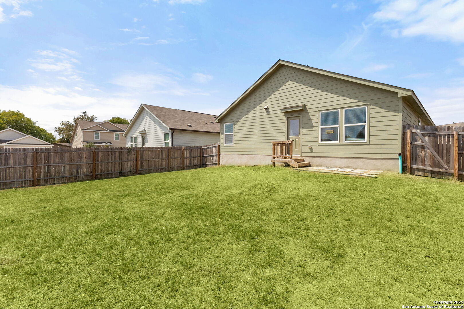 main property photo 14