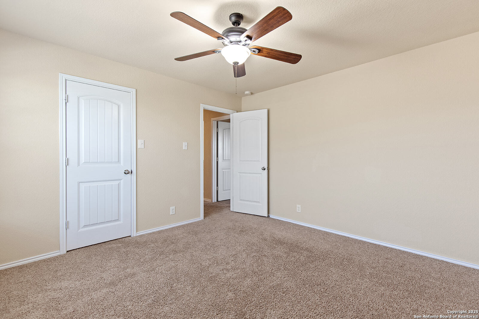 property viewer photo 30