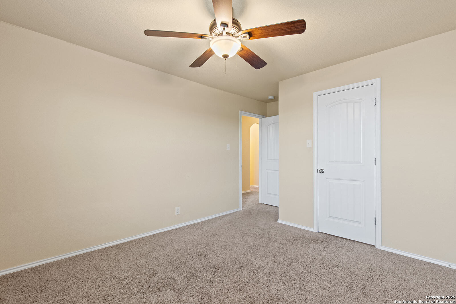 property viewer photo 32