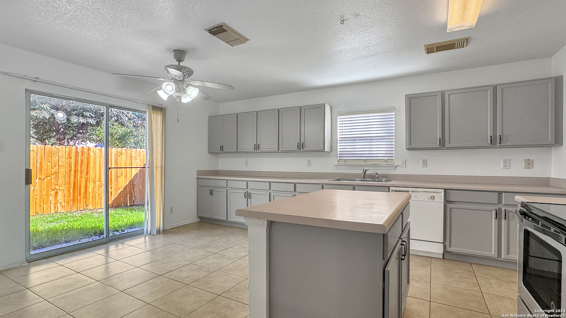 property viewer photo 3