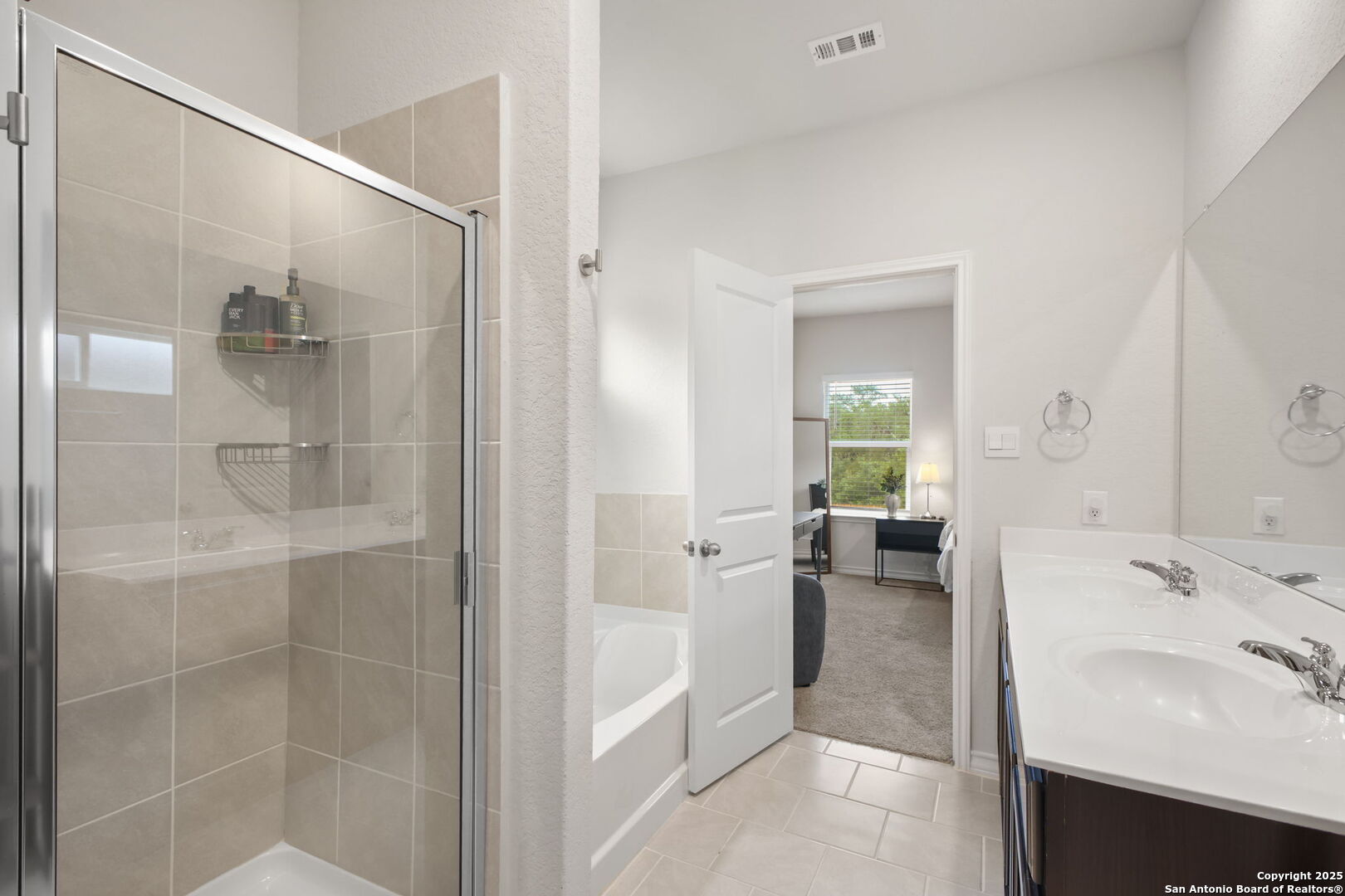 property viewer photo 17