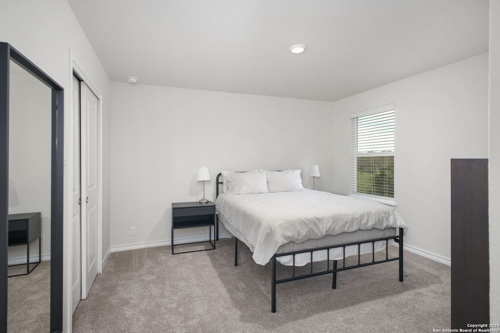 property viewer photo 19