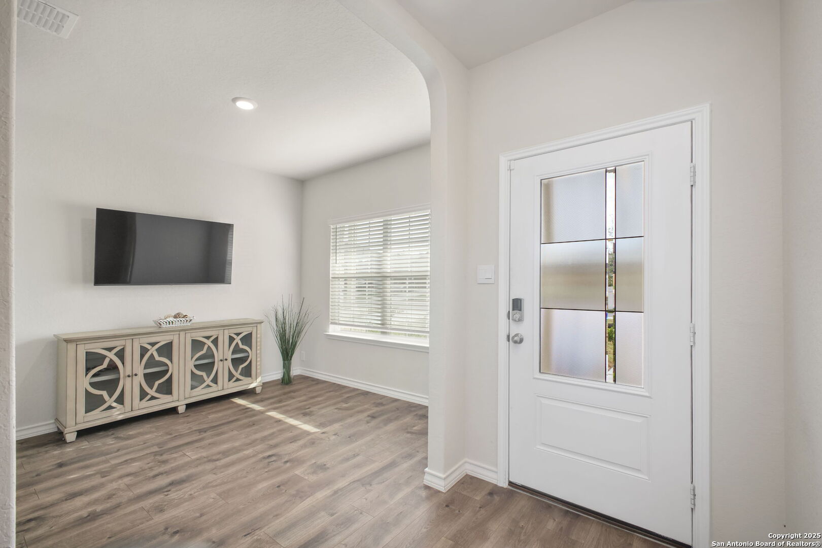 property viewer photo 3