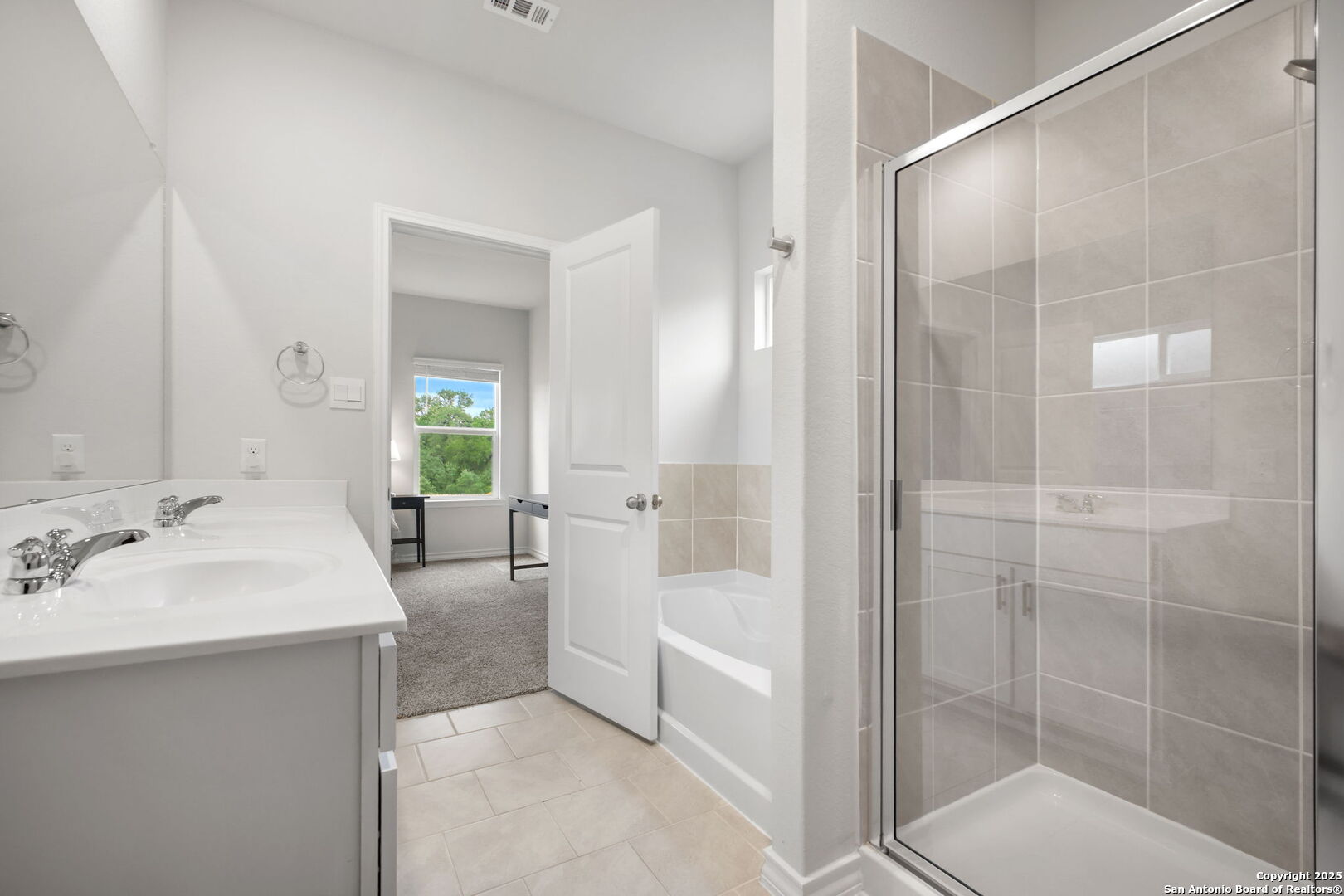 property viewer photo 10
