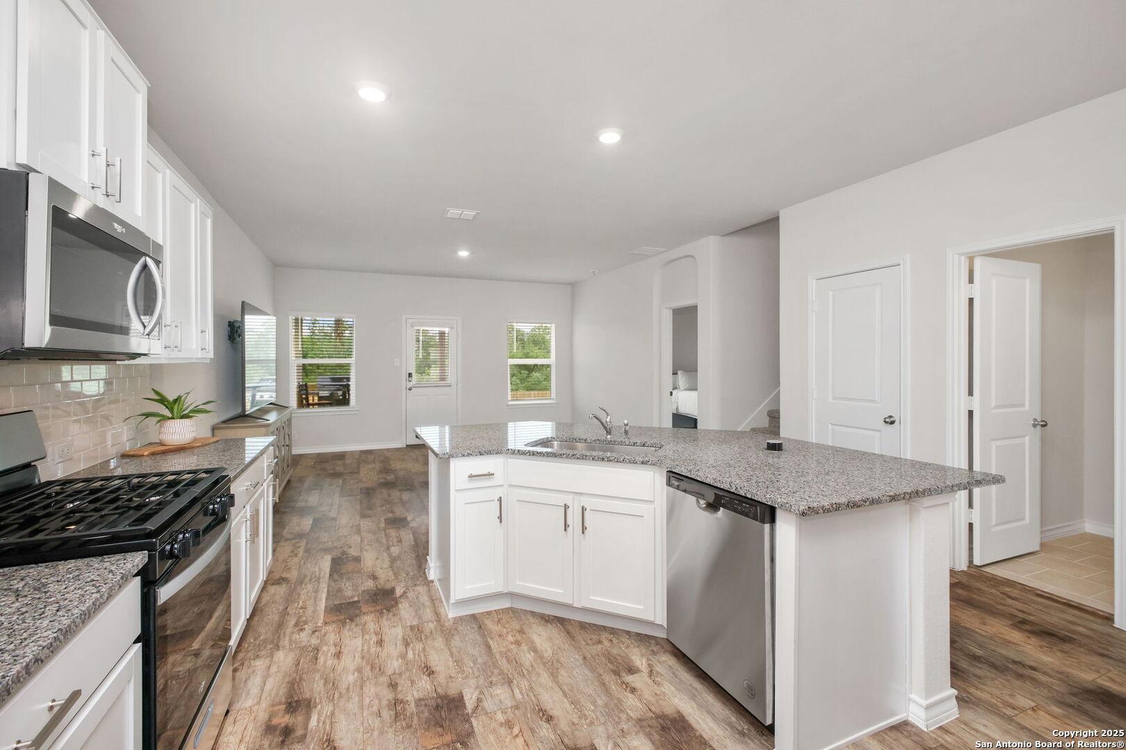 property viewer photo 4
