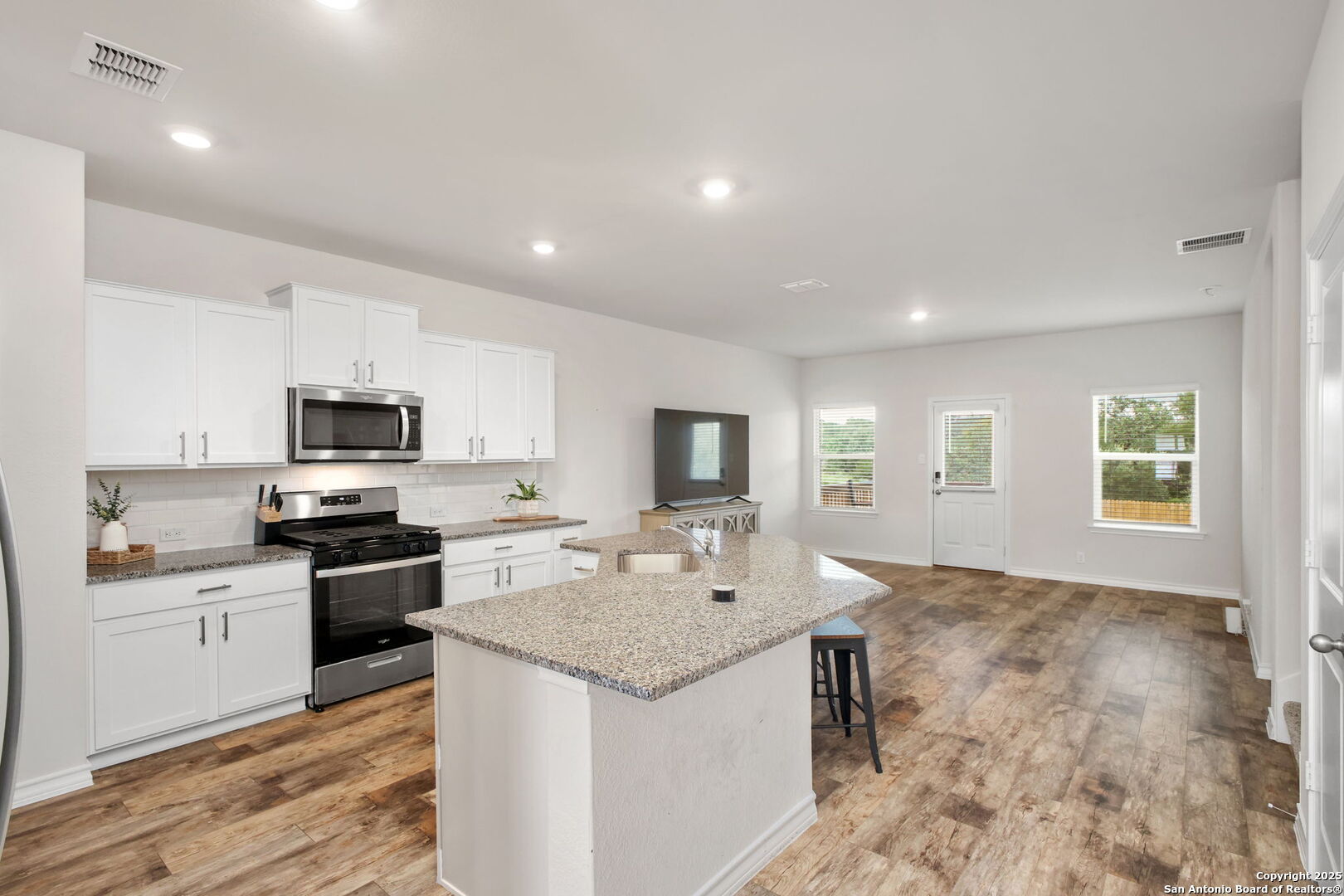 property viewer photo 5