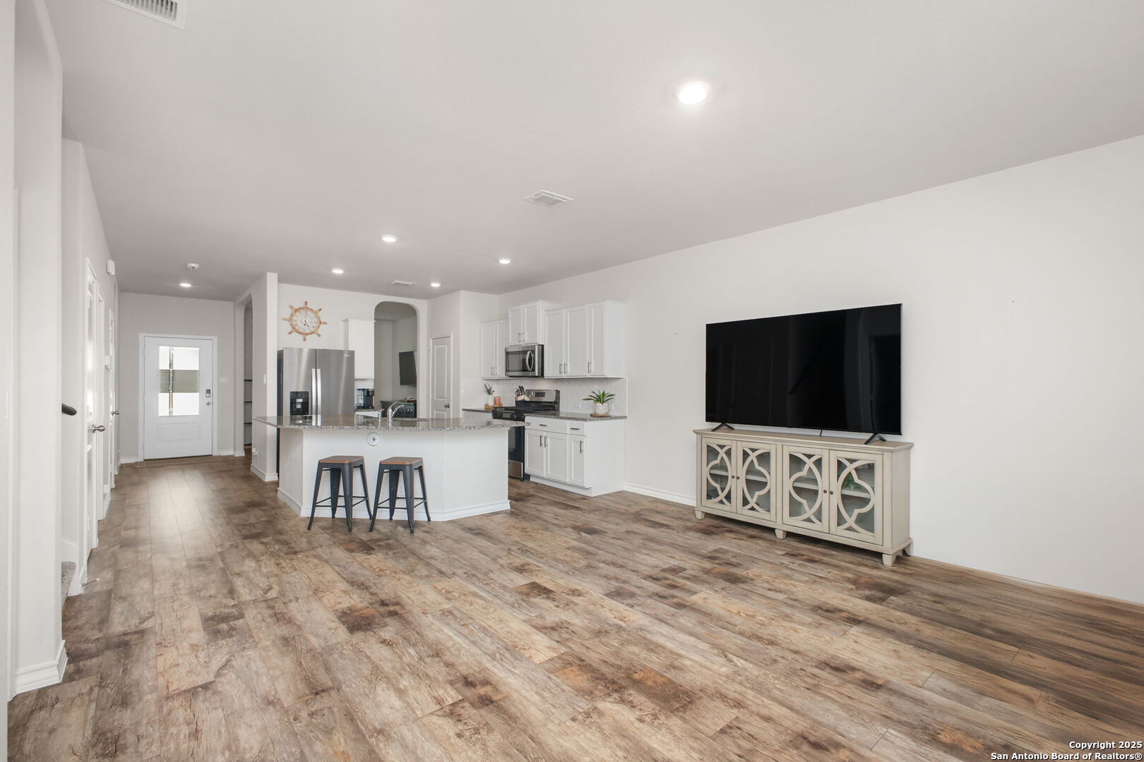 property viewer photo 6