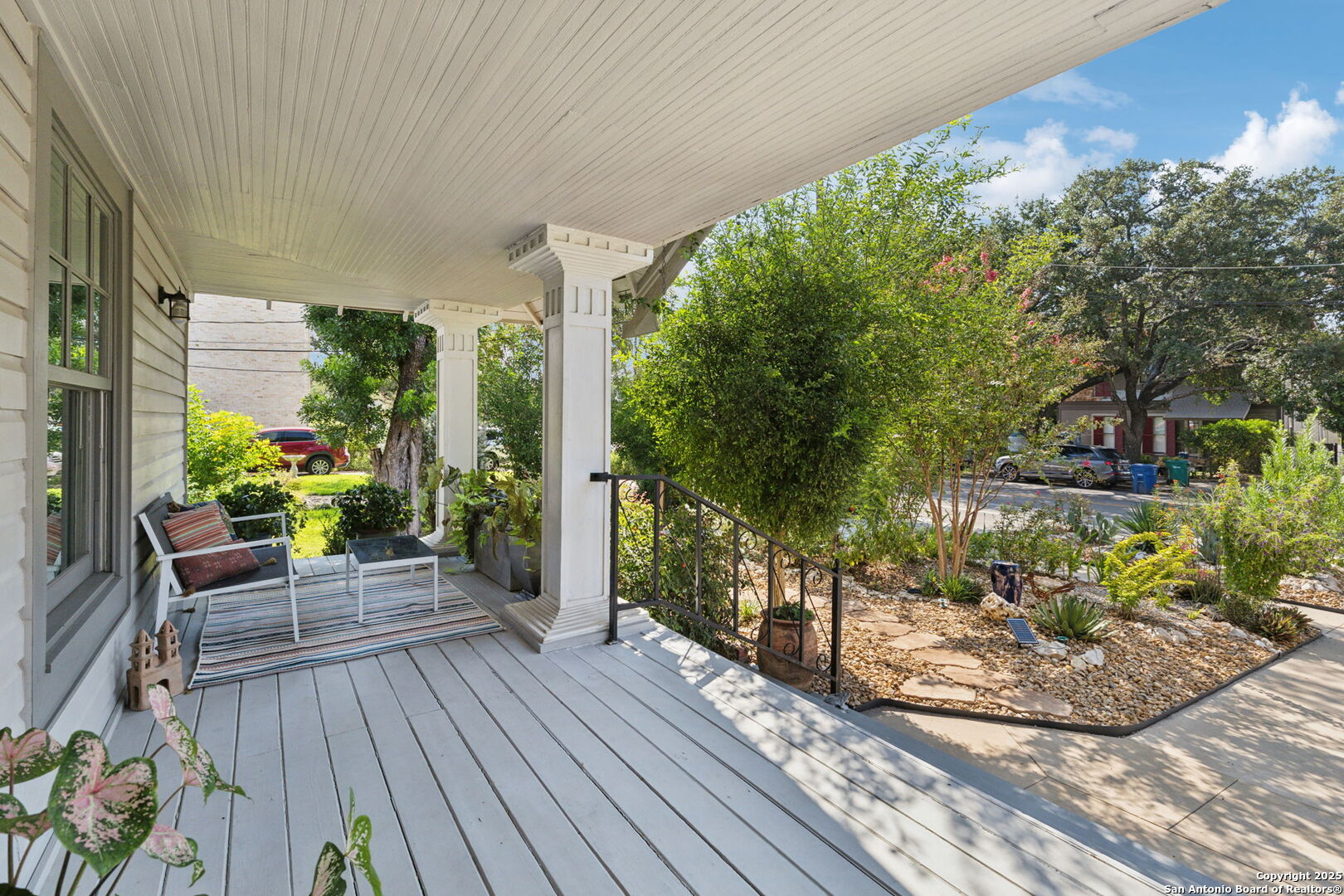 property viewer photo 2