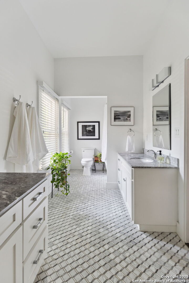 property viewer photo 23