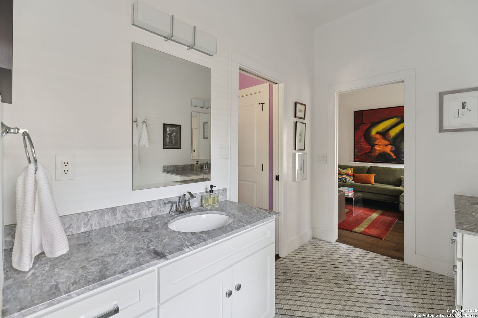 property viewer photo 26