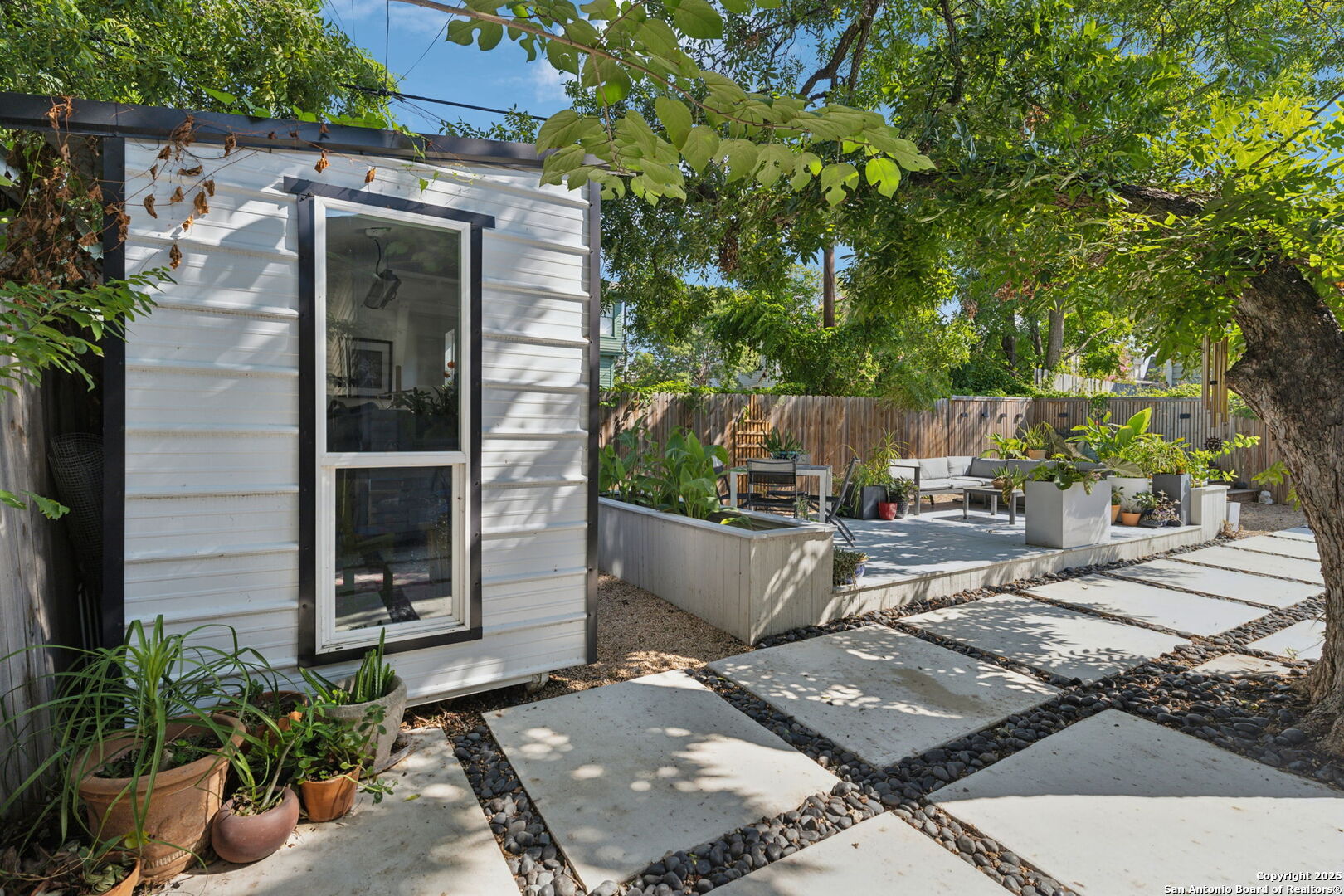 property viewer photo 32