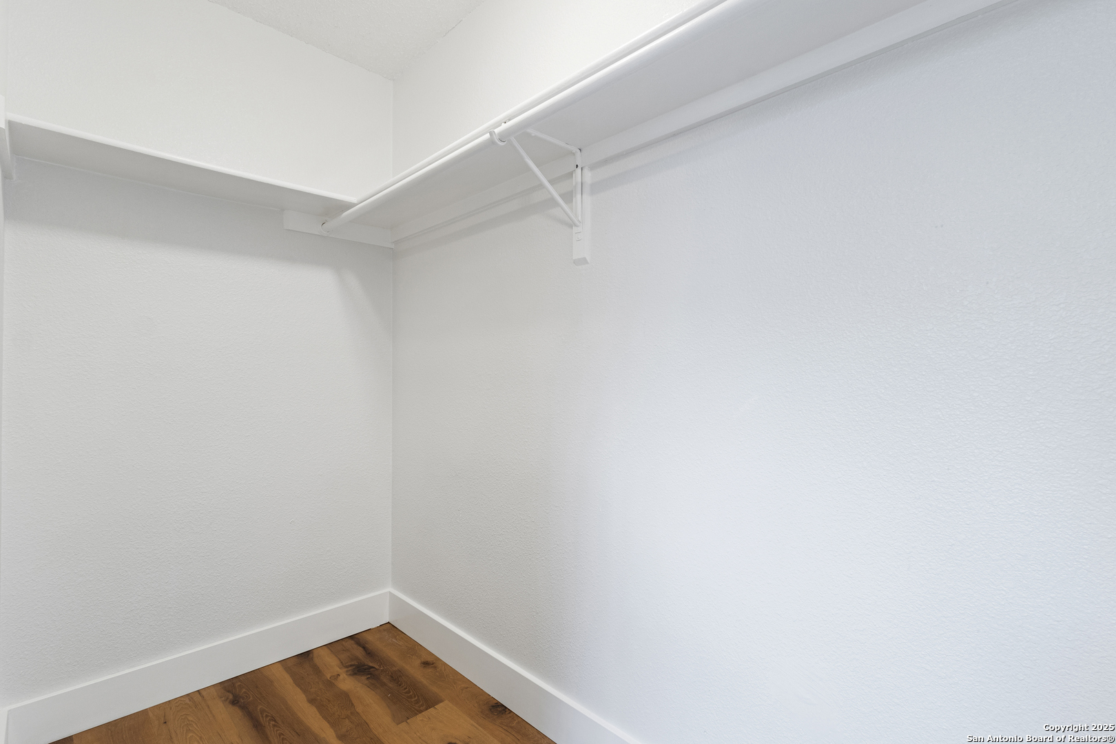 property viewer photo 14
